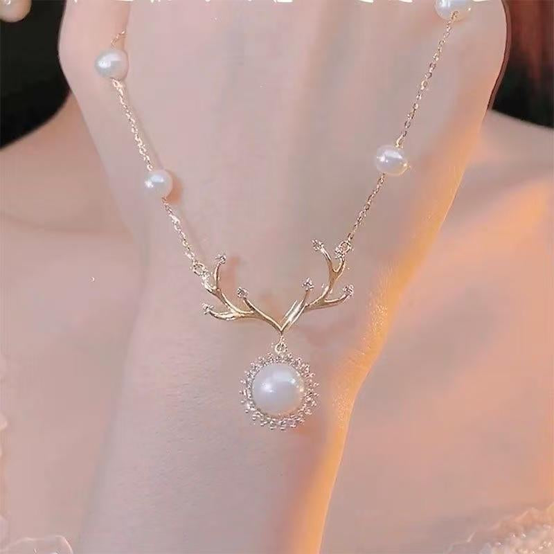 White Shell Deer Necklace, Chic Minimalist Pendant, Luxury Fashion Jewelry, Romantic Birthday Gift for Women